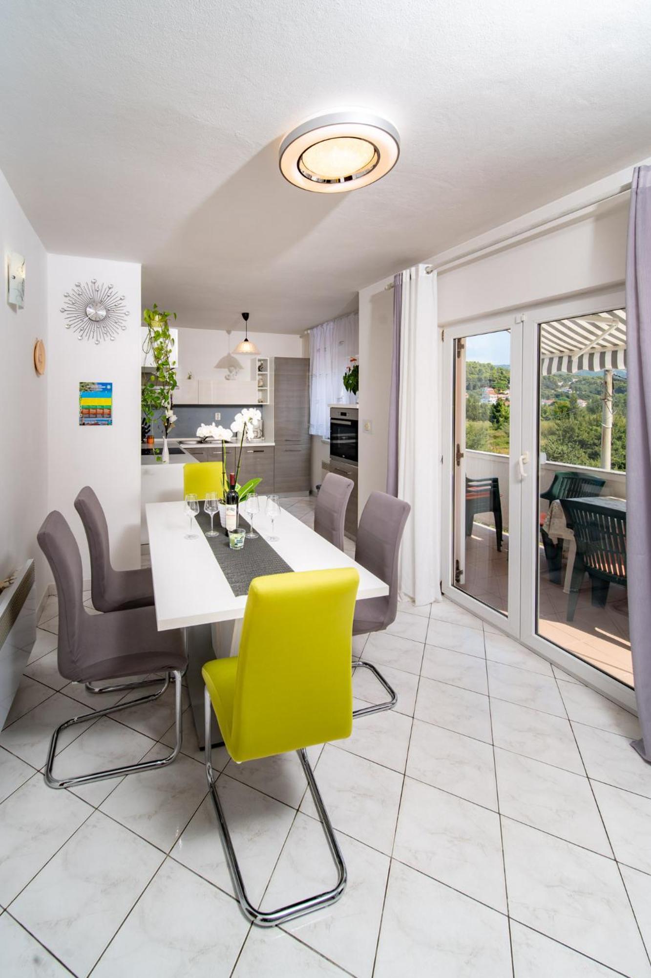 Lores Apartma Rab Town