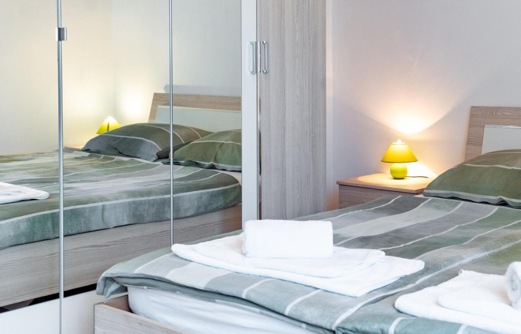 Lores Apartma Rab Town